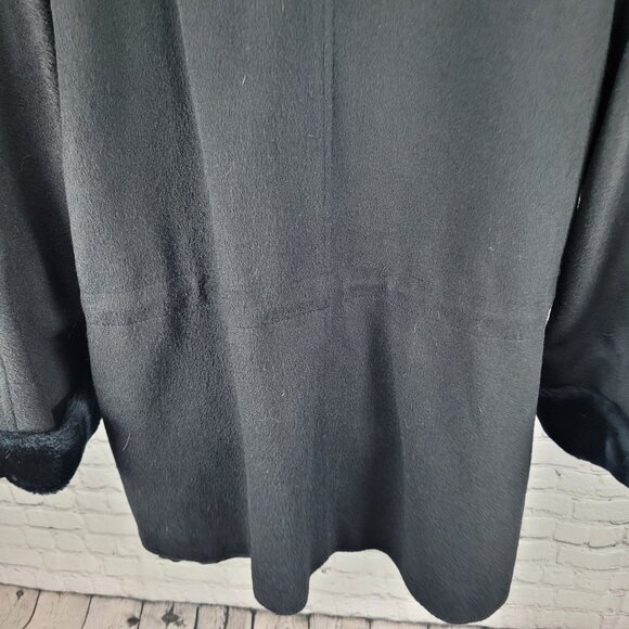 VTG Portrait Black Wool Blend Faux Fur Trim Buttoned Lined Over Coat Size 14 - Picture 11 of 13